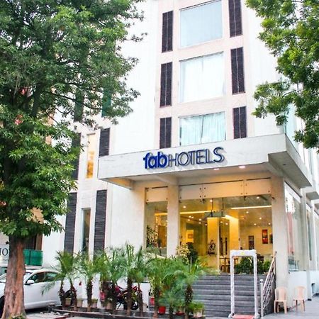 Fabhotel Prime Sage New Delhi Buitenkant foto