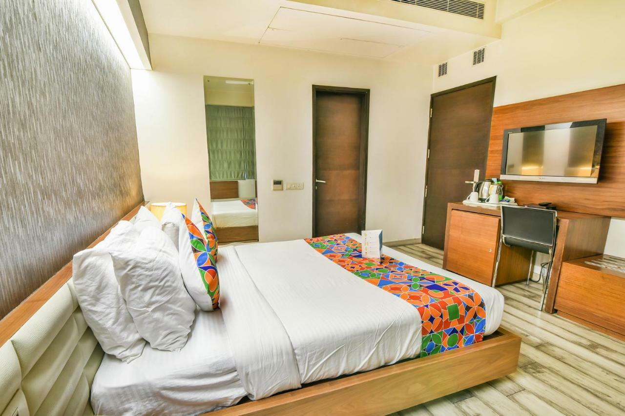 Fabhotel Prime Sage New Delhi Buitenkant foto